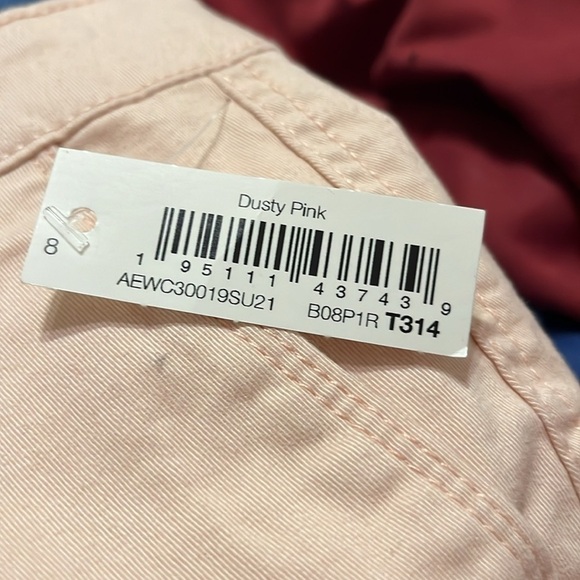 NWT Amazon Essentials Women's Mid-Rise 5 Inch Inseam dusty pink shorts - Picture 4 of 4